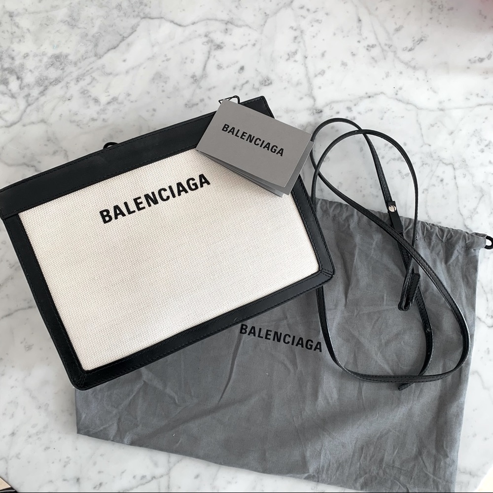 Balenciaga medium canvas pouch - Picture 3 of 11